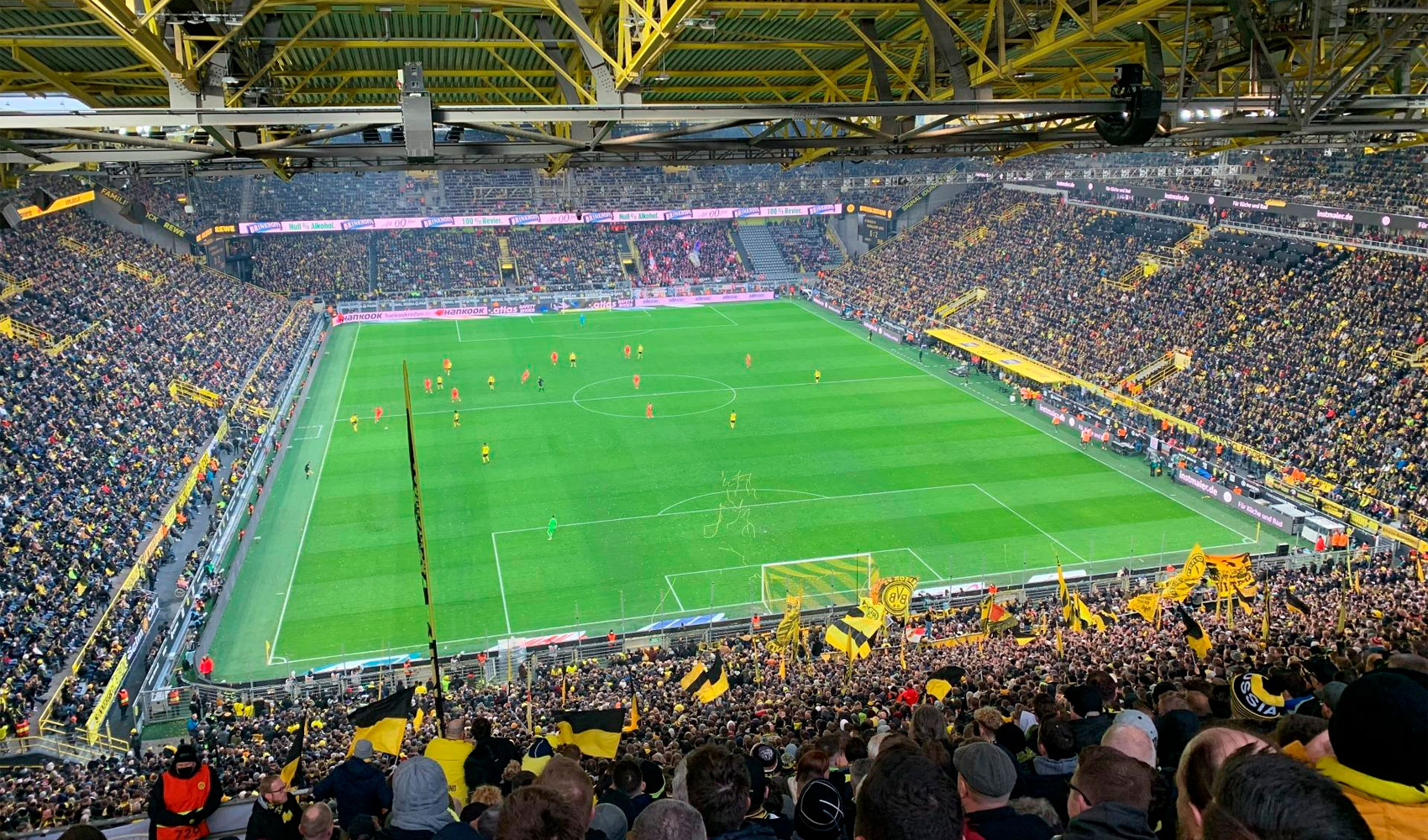 Thumbnail image of Gelbe Wand