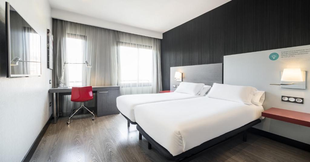 Thumbnail image of Hotel ILUNION Suites Madrid ****