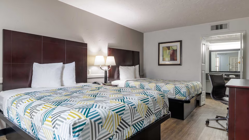 Thumbnail image of Motel 6 Dallas, TX – Downtown